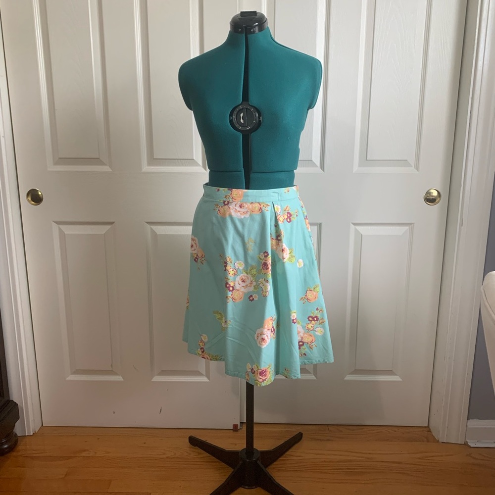 Matilda Jane Country Rose Skirt sz XL EUC.  From a smoke and pet free home